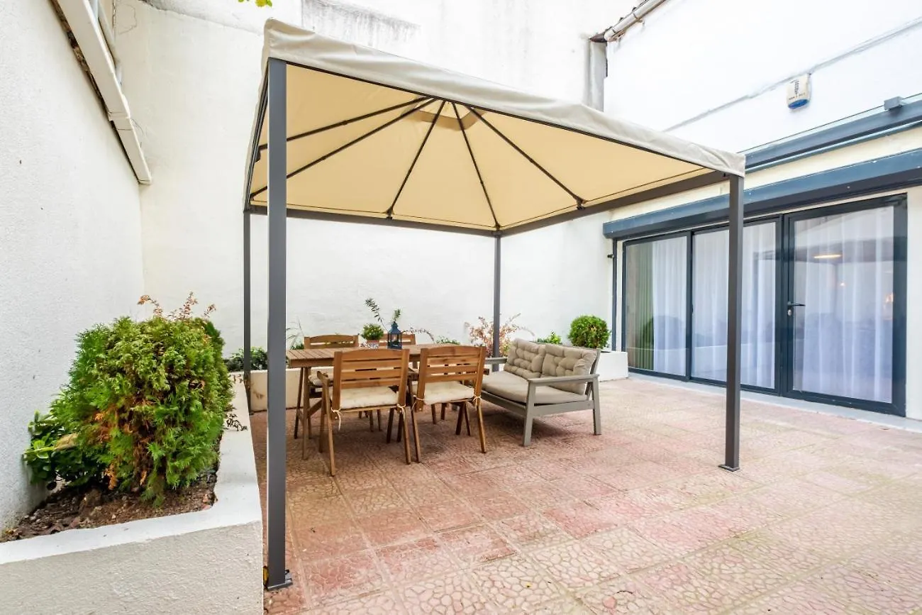 イスタンブールStudio Flat With Lovely Backyard In Nisantasiアパートメント トルコ